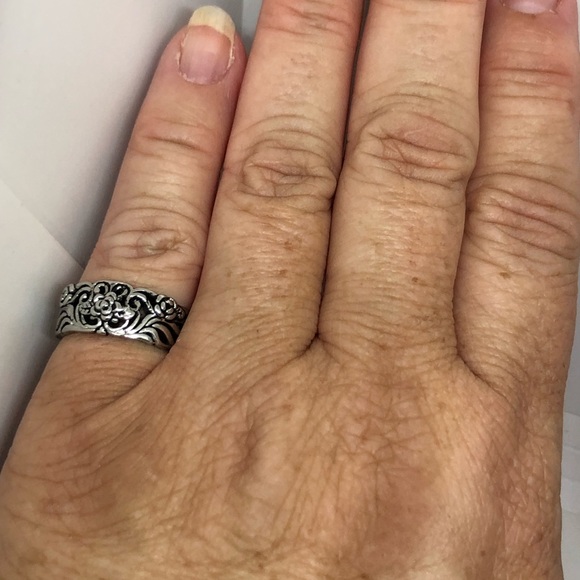 Sterling Silver Rose Engraved Ring - Picture 7 of 7